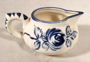 VINTAGE DELFT ART POTTERY CREAMER - Picture 1 of 3