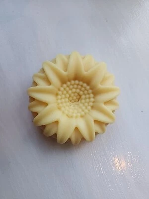 洋基蜡烛甜金银花蜡烛融化向日葵形状购买1送1免费 — 第 1/4 张图片