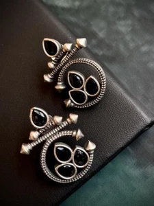 Antique style Silver Replica Stud Earring - Picture 1 of 2