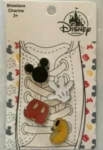 Dijes de cordones de Mickey Mouse 4 piezas cabeza mano zapatos pantalones edades 3+ parques Disney NUEVO - Imagen 1 de 12