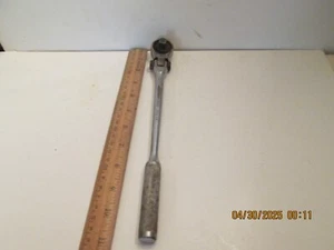 VINTAGE "NEW BRITAIN" 3/8 IN DRIVE FLEX HEAD RATCHET. - Picture 1 of 3