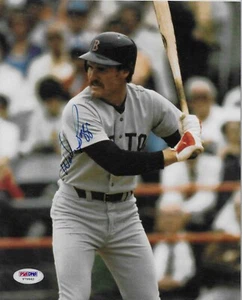 WADE BOGGS AUTOGRAPHED 8X10 - Picture 1 of 2