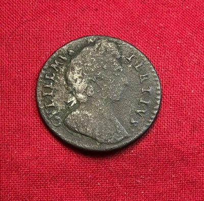 1700 Guillermo III Farthing ERROR GVLILLMV, Pequeña “S” Moneda Colonial RARA Foto 1 de 4