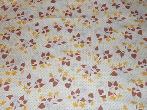 Vintage T Shirt Knit Fabric Rust Hearts Yellow Flowers on White 1 Yard - Picture 1 of 2
