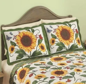 Comforter Set With Two Sham Sunflower Scalloped Edge Pillows Standard - Picture 1 of 5