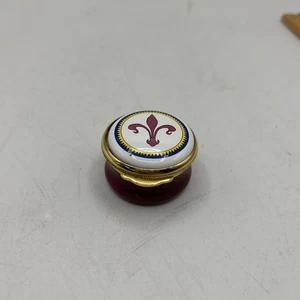 Vintage Alastor Emaille Pillendose weinroter Boden ~ Fleur de Lys Design ~ England - Bild 1 von 7