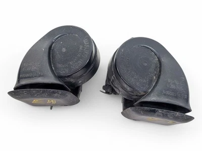 Toyota 4Runner 03-09 High/Low Pitch Horn Assembly Set (2), E011, OEM, 2003, 2004 - Image 1 of 4