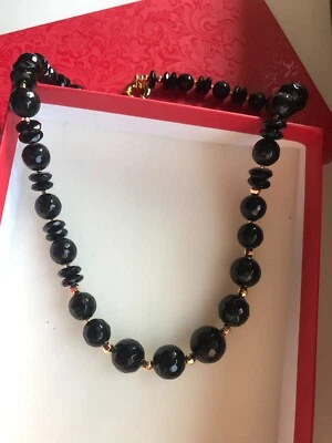 Collana donna pietre dure naturali,con onice nero sfaccettato, separatori dorati - Immagine 1 di 4