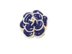 Spilla Camelia smaltata blu navy e perle cm 5 - Imagen 1 de 2