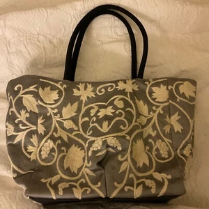 Gray and Ivory Fabric Purse Embroidery Scroll Floral Sequin design 12x9” Rare - Picture 1 of 4
