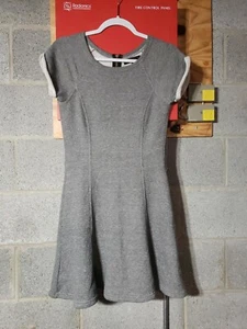ENTZÜCKENDES GRAUES XS SKATER 90ER JAHRE STIL SWEATSHIRT KLEID VON SANCTUARY - Bild 1 von 3