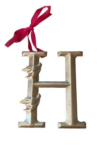 Gold Metall 4" Großbuchstabe H Weihnachtsschmuck rotes Band zum Aufhängen Neu - Bild 1 von 2