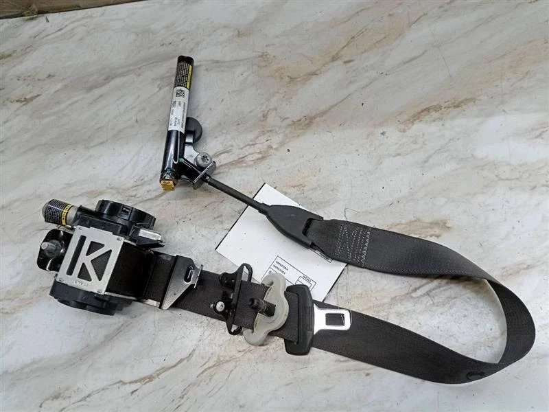 Conjunto retractor cinturón de seguridad delantero izquierdo Ford Fusion 2013-2016 OEM NEGRO Foto 1 de 1