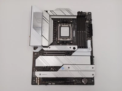 Placa base Asus ROG Strix X670E-A Gaming Wi-Fi AMD Socket AM5 DDR5 ATX - Imagen 1 de 4