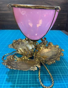 Antigua cesta victoriana de vidrio opalino rosa y latón Palais - Imagen 1 de 13