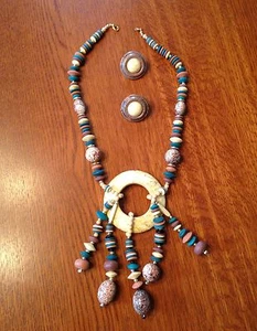 Großes Modeschmuck - Halskette und Ohrringe - Bild 1 von 3