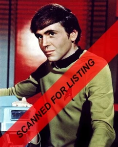 STAR TREK TOS WALTER KOENIG CHEKOV 8X10 FOTO #1708 - Bild 1 von 1