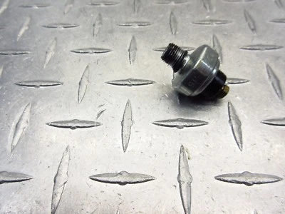 2003 02-09 HONDA VFR800 INTERCEPTOR 800 OEM OIL PRESSURE SENSOR TESTED WORKS - Image 1 of 4