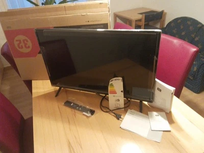 TCL 32S5200 LCD Smart-TV 32 Zoll HD 1366x768 DVB-C/S2/T2 Bluetooth WLAN - Bild 1 von 4