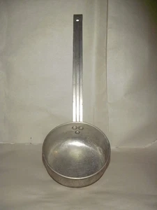 VINTAGE TIN LADLE SILVER METAL 9" HANDLE 2 CUP BOWL 1940'S 4.50" WIDE 2.25" HIGH - Picture 1 of 16