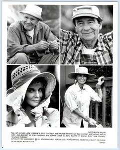 GRUMPIER OLD MEN Press Photograph 8x10 Walter Matthau Sophia Loren Jack Lemon - Picture 1 of 2