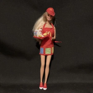 Muñeca Barbie McDonalds Fun Time Set de Regalo 2001 Muñeca Usada Con Sombrero Delantal Y Bandeja - Imagen 1 de 8