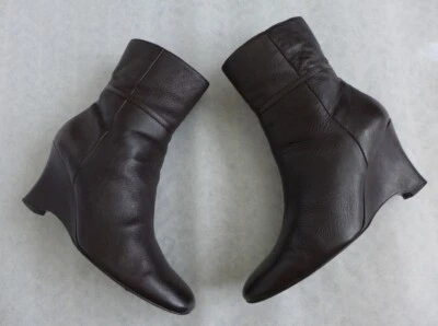 VALERIE STEVENS Val Flex  Side Zipper Brown Leather Ankle Wedge Booties 6.5M - Image 1 of 4