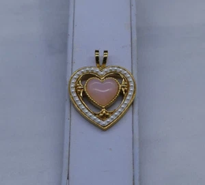 Pink Stone Heart Pendant surrounded by pearls Gold tone - Picture 1 of 5