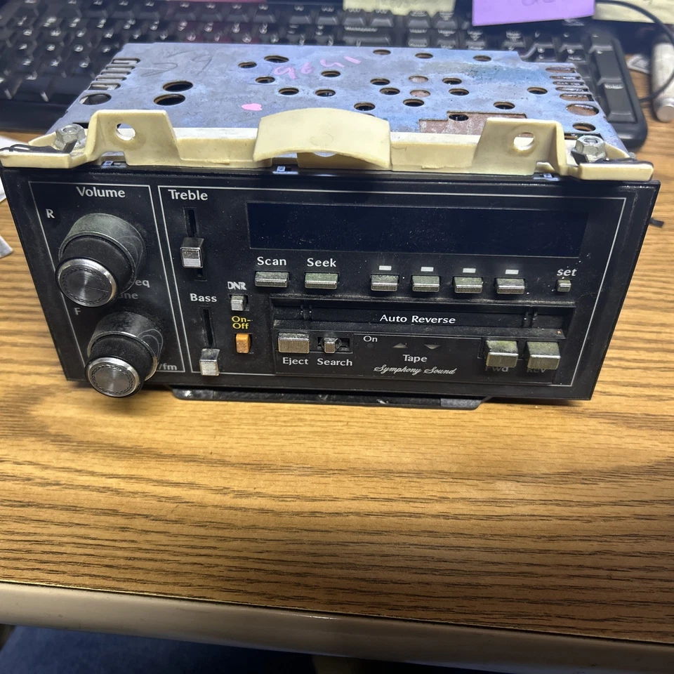 1985 Cadillac Deville Radio Cassette Oem 162511 - Image 1 of 4