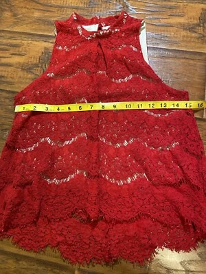 Ladie’s XSmall Lace Sleeveless  Dressy Top - Image 1 of 4