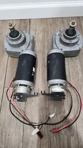 Permobil C300 Power Wheelchair Motors PAIR 313935 / 313934 - Picture 1 of 5