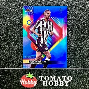 TOPPS FINEST UEFA 2023-24 ALEXANDER ISAK/275 REFRACTOR AZUL CIELO NEWCASTLE - Imagen 1 de 2
