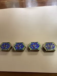 LOT OF 4 ANTIQUE VINTAGE ENAMELED PILL TRINKET BOXES , Oriental design - Picture 1 of 5