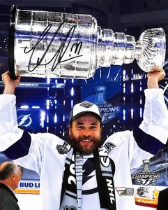 Victor Hedman Signed 8x10 Tampa Bay Lightning Stanley Cup Hockey Photo Fanatics - Picture 1 of 3