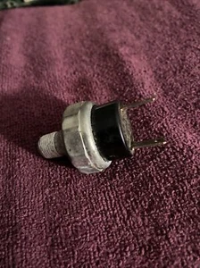 GM original oil pressure switch  - Imagen 1 de 2