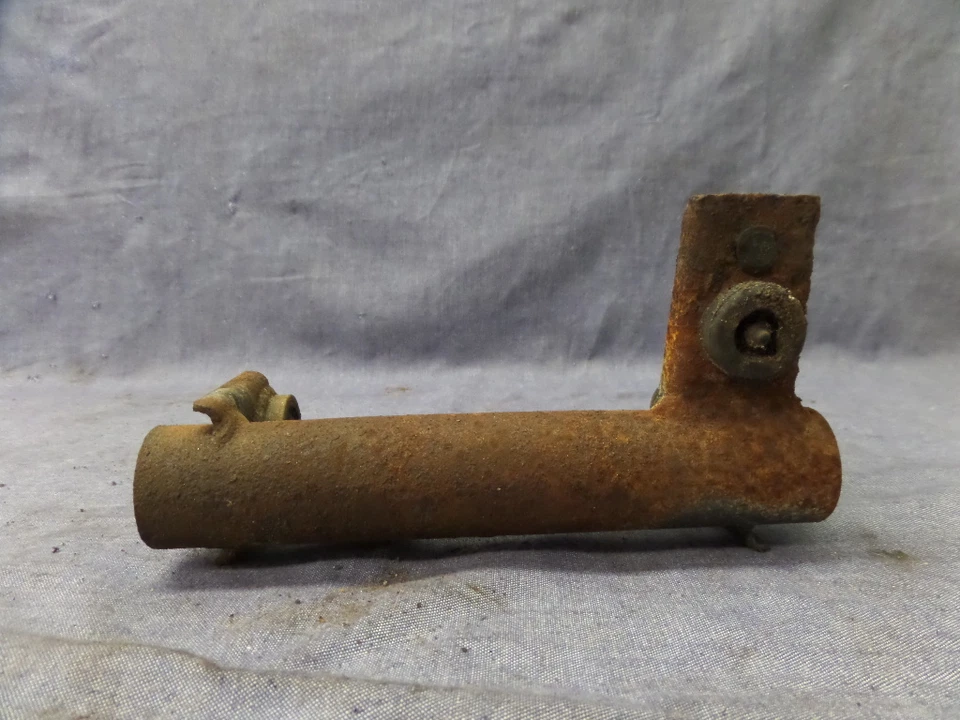 1985 HONDA TG50 GYRO SWINGARM SWING ARM PIVOT - Изображение 1 из 1