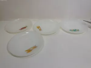 Vintage Anchor Hocking Fire King 2 Wheat & 2 Floral Pattern Saucer Replacement - Picture 1 of 5