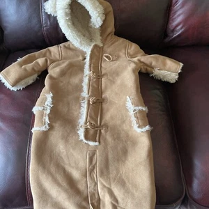 GAP - Footmuff Cosy Toe - 0-3 Months - Bear Hood Fur Lined /Never Used - Smart - Picture 1 of 21