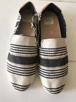 ZAPATO SIN CORDONES MUJER REEF NEGRO/RAYAS COJÍN REBOTE AMANECER TALLA 10 NUEVO CON ETIQUETAS Foto 1 de 4