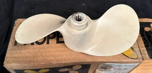 Michigan Wheel PC-6 Force Chrysler 9 Spline Outboard Boat Propeller 7.5" x 6.25P - Bild 1 von 3