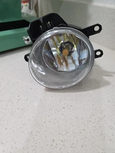 OEM 2016-2023 TOYOTA TACOMA RIGHT FOG LIGHT HALOGEN PASSENGER SIDE 81210-02160 - Picture 1 of 5