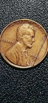 Wheat Penny.  Year?Front n back error. DDO and was struck bad.  1952 Penny  - Image 1 of 2