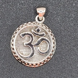 925 NEW Sterling Silver Pendant- Om Oxidized 19mm in Diameter FREE SHIPPING... - Picture 1 of 8