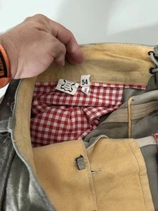 Kurze Herren Lederhose mit Gürtel, Antik Smoke, Wildbockleder, Alpen Spirit - Bild 1 von 3