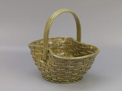 Ausgefallener grüner Majolika Korb mit Henkel imitiert Weide - Bild 1 von 4