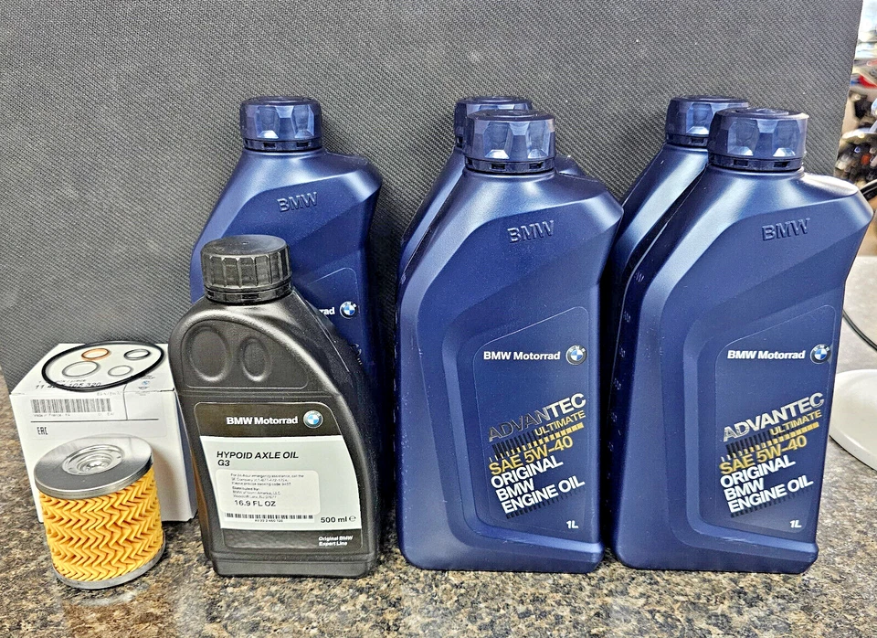 BMW Motorcycle First Service Kit - R 1300 GS 24+ - 5W40 Advantec / Hypoid G3 - Image 1 of 1
