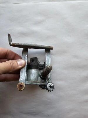 Regulador de ventilación Buick 1954-1956 Roadmaster Super lado del conductor 2 puertas techo rígido 1955 Foto 1 de 4