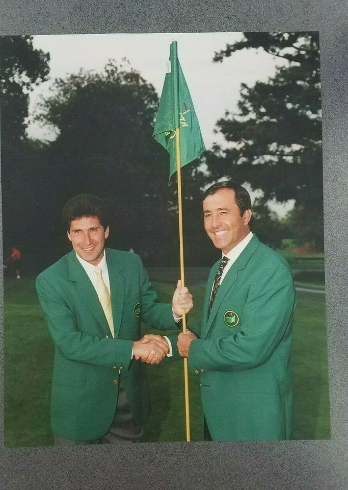 Fotografía en color 11 x 14 de Seve Ballesteros y José María Olazabal sin firmar Foto 1 de 1