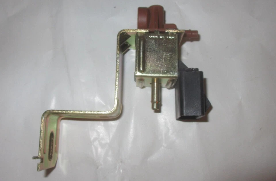 Válvula de derivación solenoide Ford Mustang Pinto Maverick Truck 81 82 83 84 85 86 87 NOS Foto 1 de 4