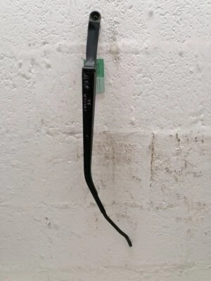 TOYOTA Celica Vvt-i Coupe 1999-2005 FRONT WIPER ARM (PASSENGER SIDE) 85221-20450 - Image 1 of 2
